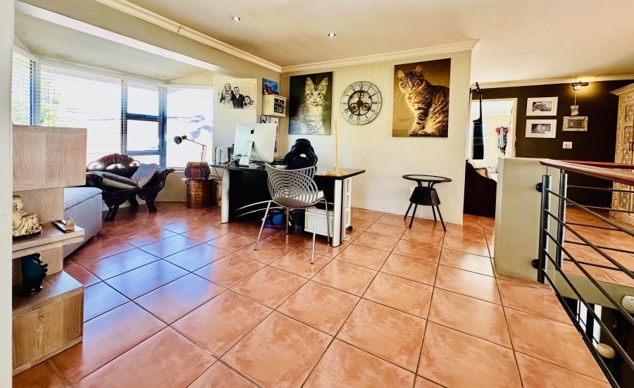 3 Bedroom Property for Sale in De Kelders Western Cape